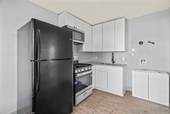 Photo - 305 Roberts St Unit 2