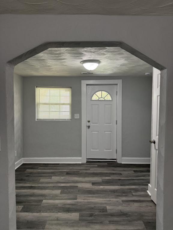 Building Photo - 1033 Mapole Ave