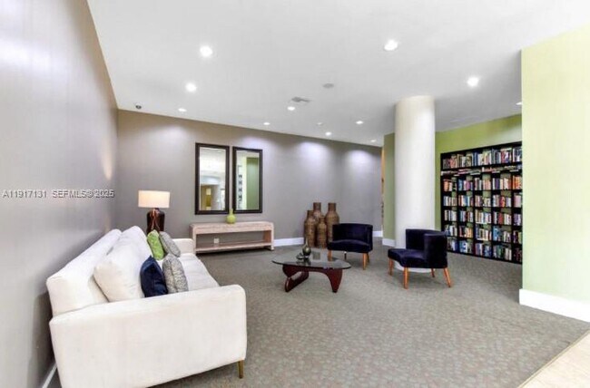 Photo - 7441 Wayne Ave Unidad 4D