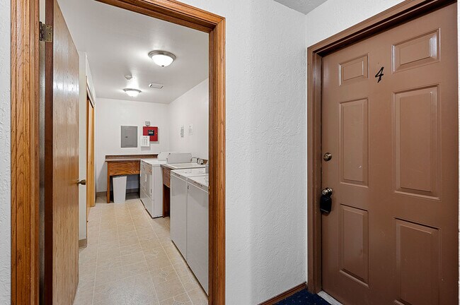 Photo - Washington Square Apartments