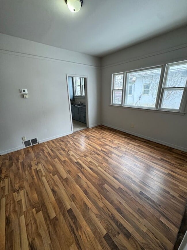 Photo - 1916 High St