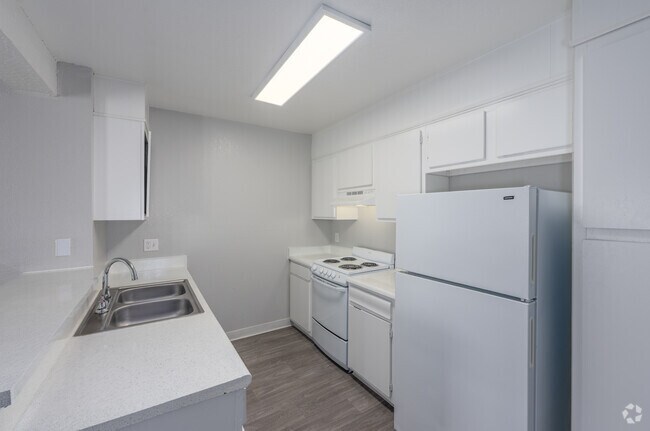Studio - 465SF - Kitchen