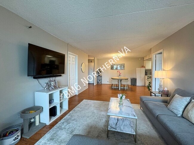 Photo - 5911 Edsall Rd
