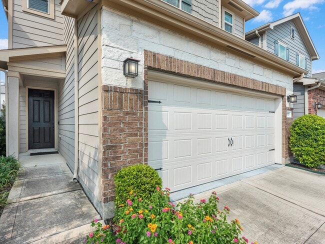 Photo - 8924 Hollister Commons Ln