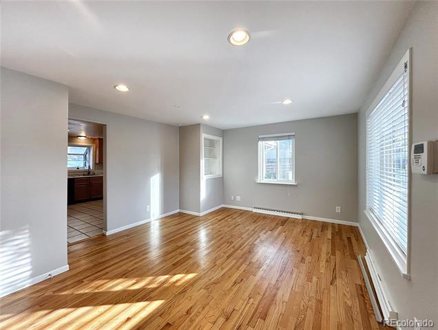 Photo - 5720 Estes St