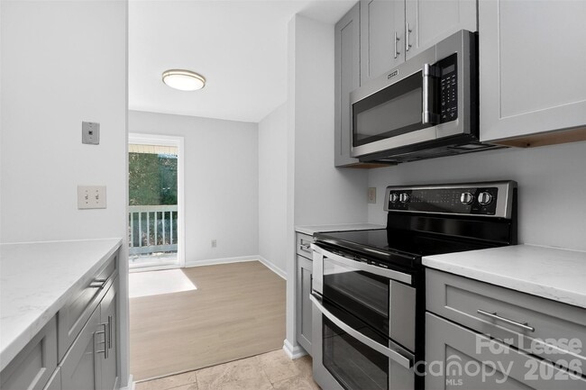 Photo - 11029 Harrowfield Rd
