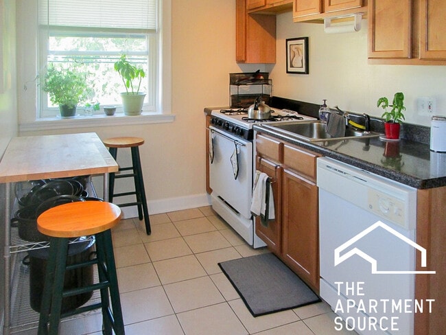 Building Photo - 4857 N Paulina St Unit 3