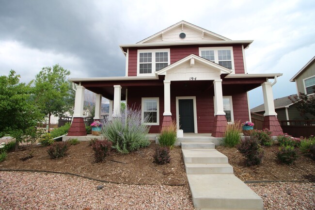 Building Photo - Beautiful 3bdrm 3bath home in Gold Hill Mesa