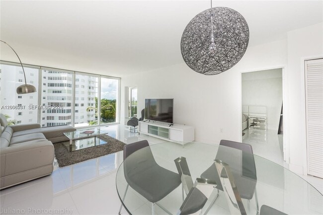 Building Photo - 10275 Collins Ave Unit 416