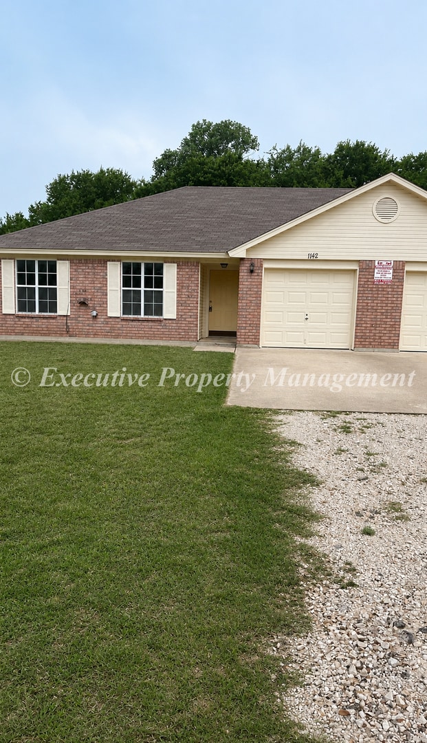 Photo - 1140-1142 County Road 4804