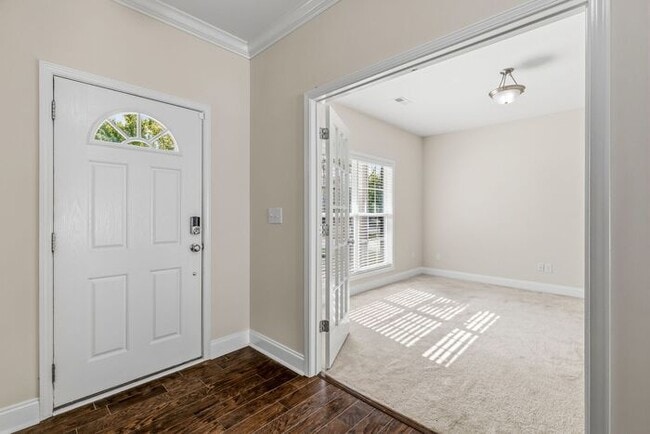 Photo - 5 Bedrooms in the heart of Summerfield!