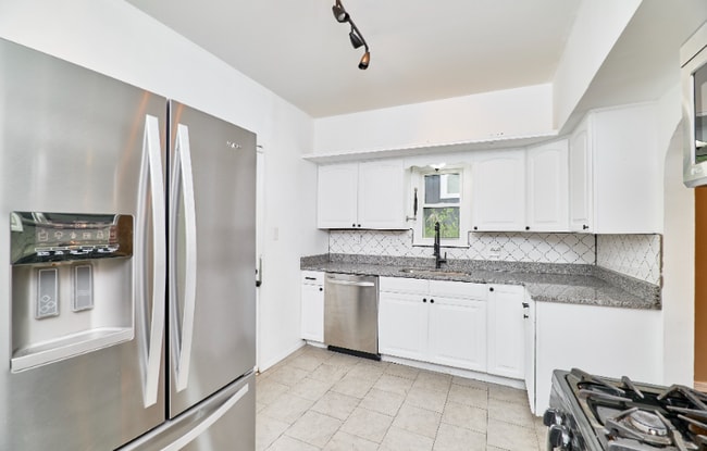 Photo - 840 Marshall Ave