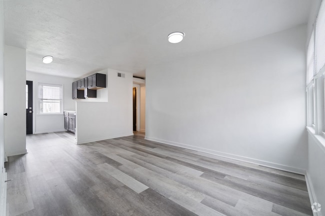 Building Photo - Now Pre-leasing: 4BR Townhouses in Scenic ...