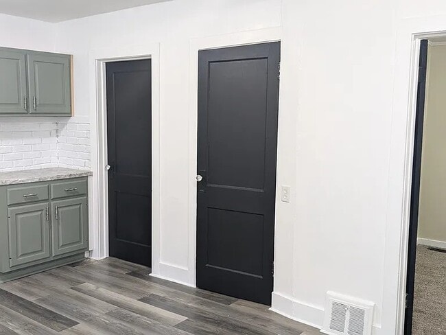 Photo - 922 Burdette St