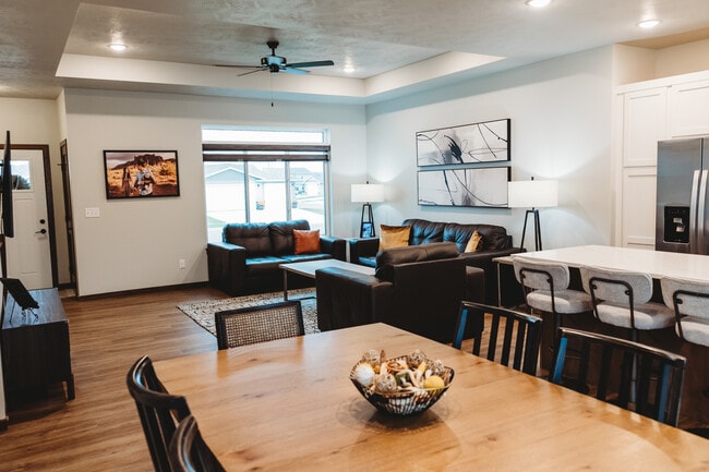 Photo - 5513 S Dubuque Ave