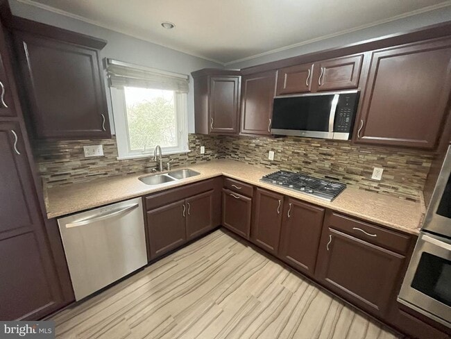 Photo - 6706 Longridge Dr