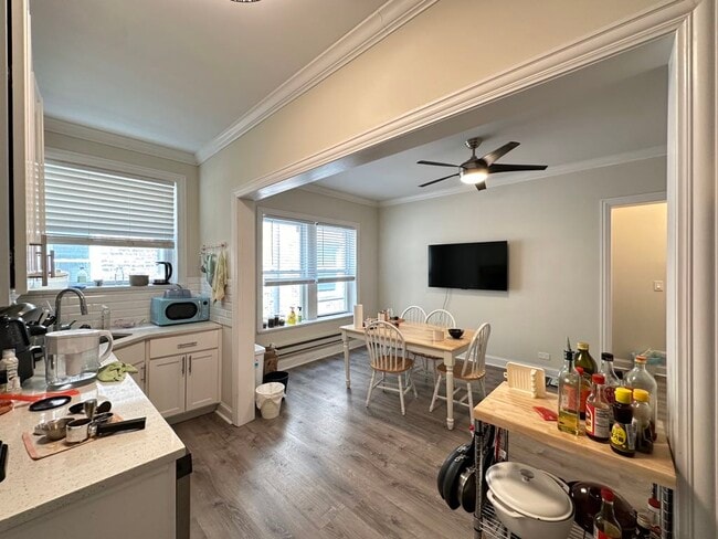 Photo - 327 Kedzie St Unit 3