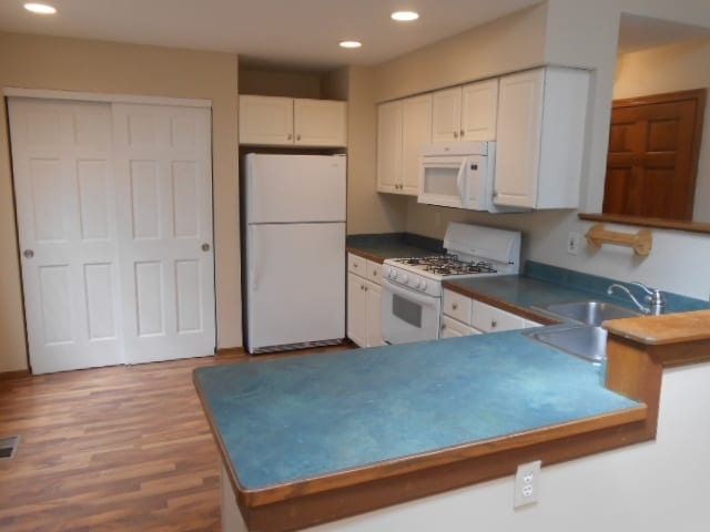Photo - 210 Windward Ct