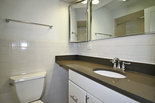 Photo - 158 E Chestnut St