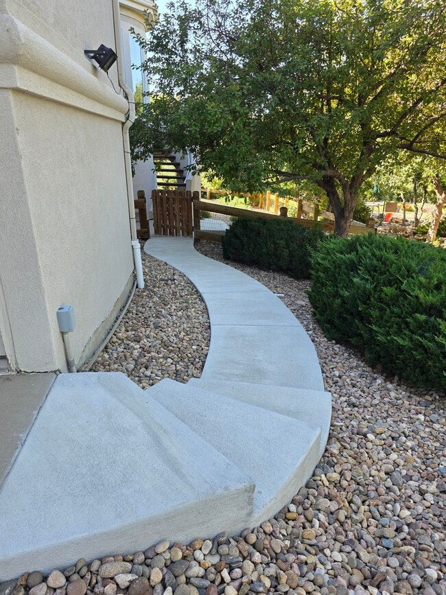 Photo - 192 October Pl