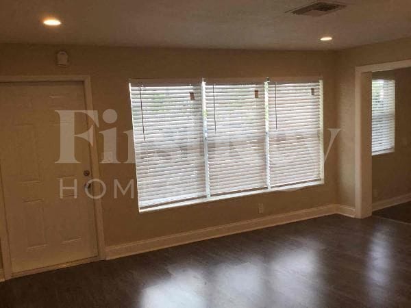 Photo - 2530 NE 9th Ave