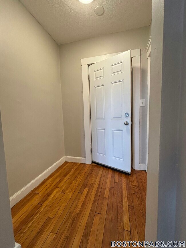 Photo - 77 Green St Unit 16