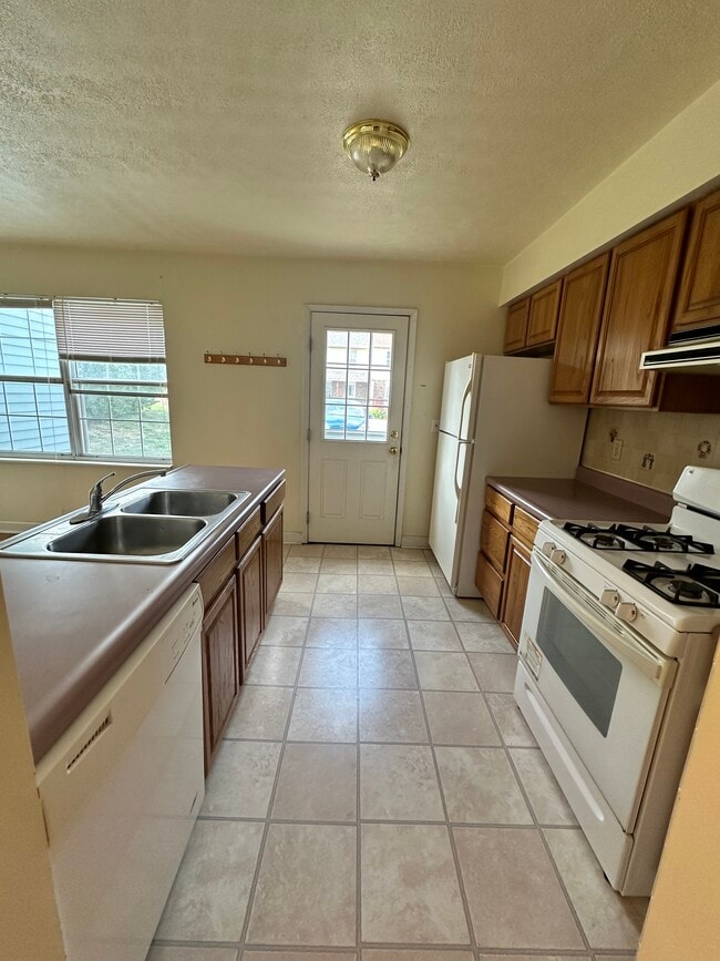 Photo - 135 E Pike St