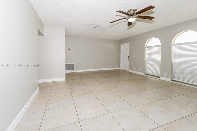 Photo - 628 SW 18th Ave