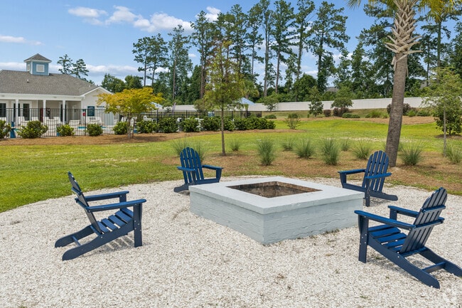 Outdoor Fire-Pit & Gathering Space - Everett at Port Wentworth