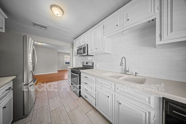 Photo - 5829 Holloway St