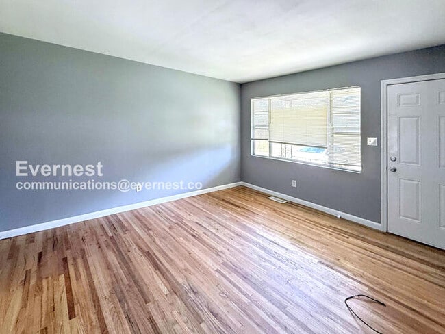 Photo - 2907 Lakeside Dr