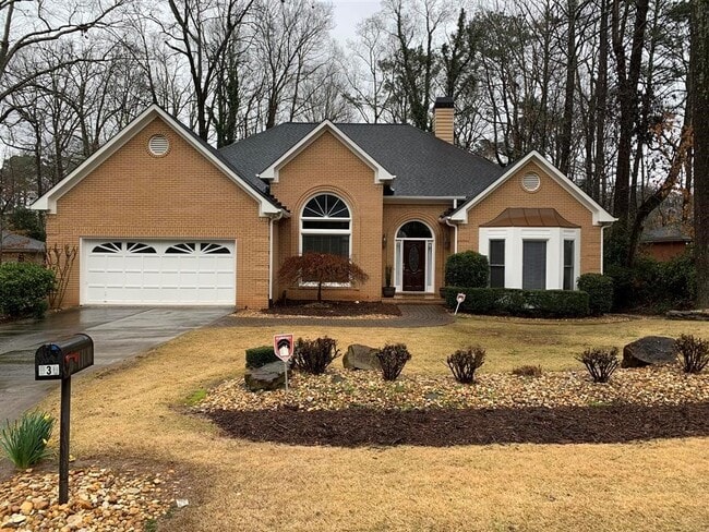 Building Photo - 930 Richmond Hill Dr