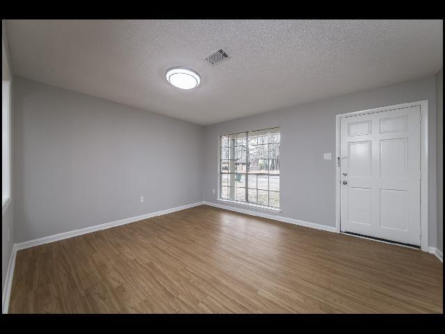 Photo - 143 Oaklawn Dr