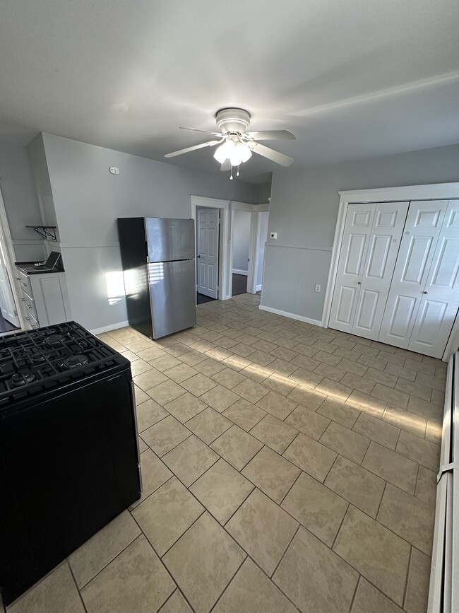 Photo - 213 Bucklin St