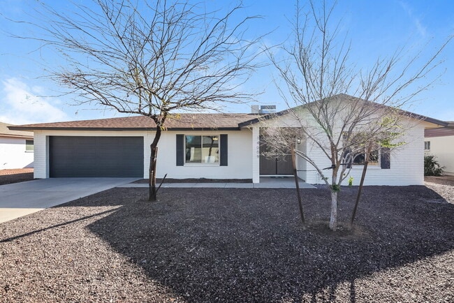 Building Photo - 14009 N 42nd Dr