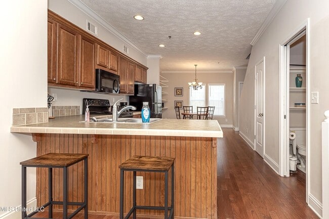 Photo - 611 Peach St