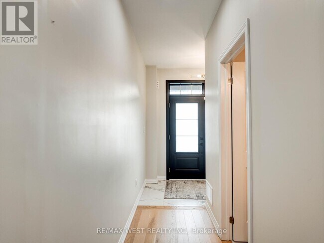 Photo - 1525 Prentice Rd