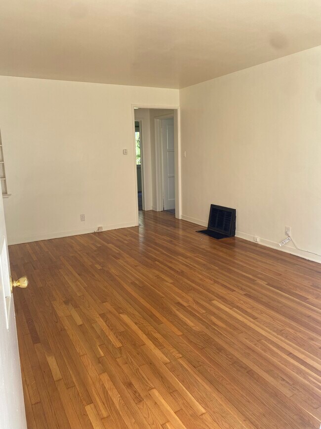 Living Room Entrance - 1232 N Brand Blvd Unit 3