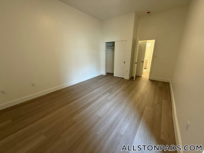 Photo - 1079 Commonwealth Ave Unidad 239