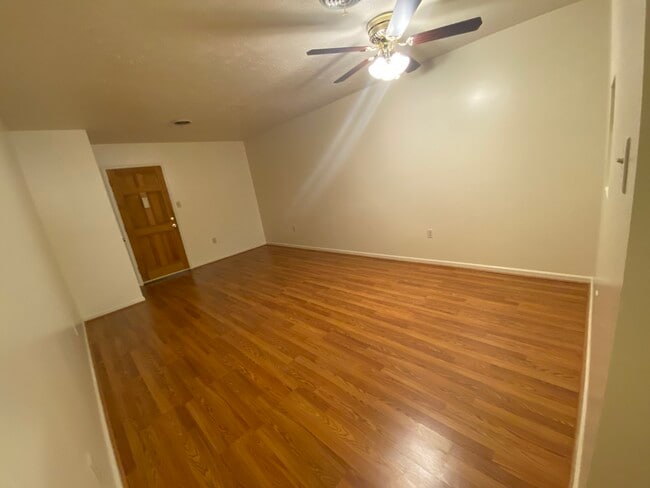 2640 Valley Ave Unit All Utilities Included