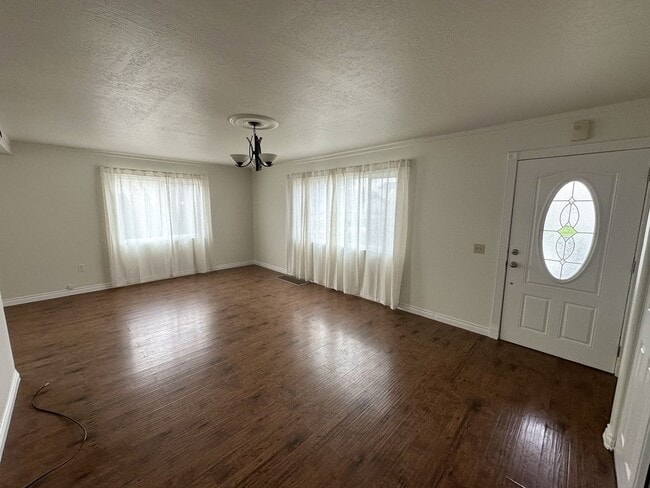 Photo - 320/322 Casey Ave* Unidad 320 Casey Ave