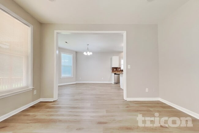 Photo - 308 Collinsworth Dr