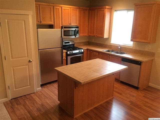 Photo - 1479 Gifford St SE