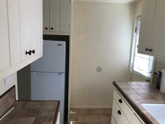 Photo - 208 Meadow Ln
