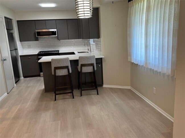 Photo - 1900 Edgeware Dr