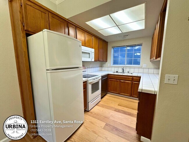 Photo - Stylish 2 Bedroom Santa Rosa Townhome with New Flooring Downstairs