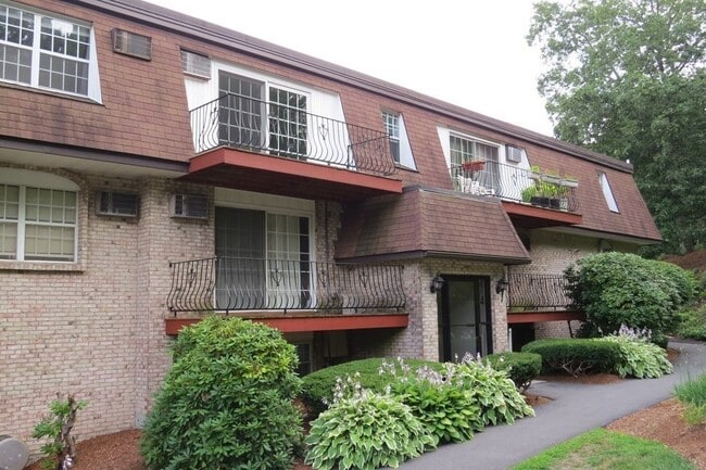Photo - 4 Williamsburg Ct Condo Unit 24