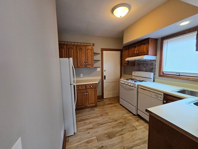 Building Photo - YOU1136 Unit 1136
