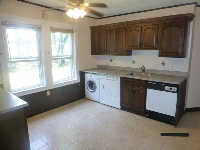 washer, dryer, disposal & dish washer - 43 Goethe St Unit 1