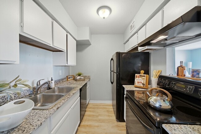 Building Photo - 8523 Hearth Dr Unit 35